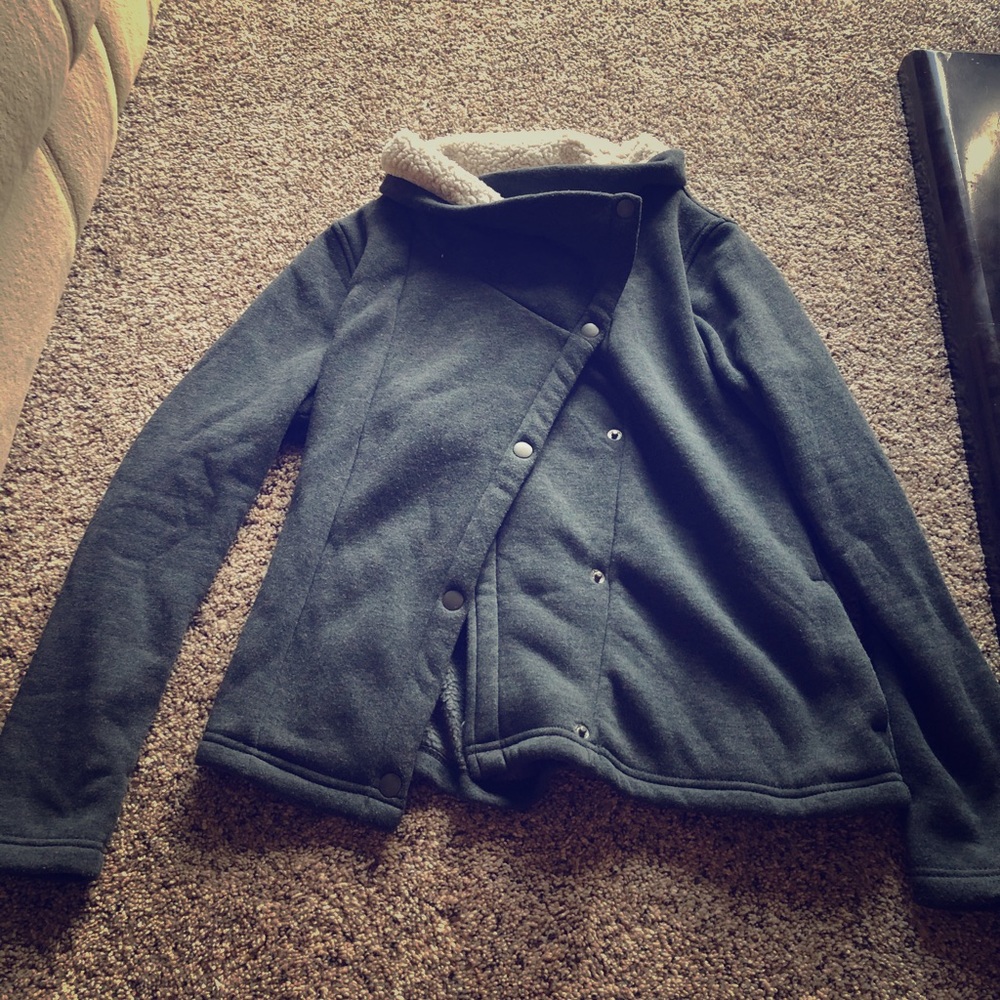 NWOT Columbia lined hoodie with snaps